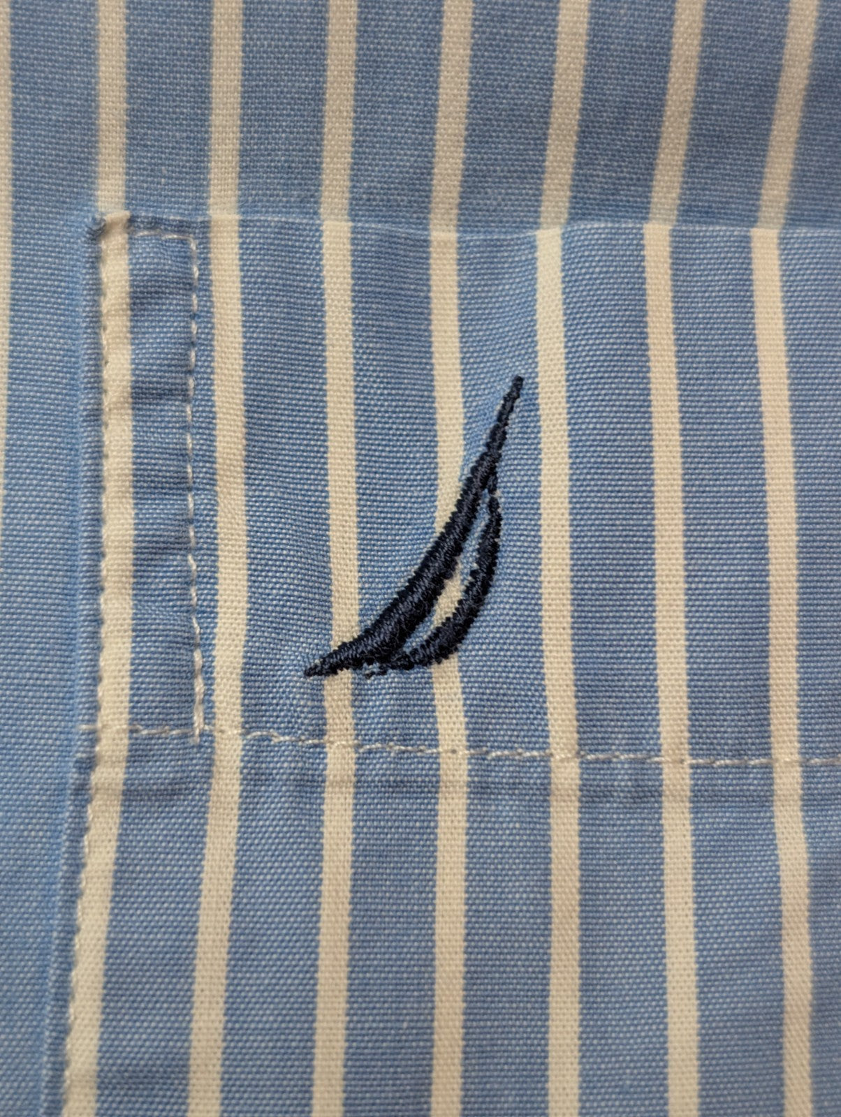 Chemise Nautica à Rayures Bleues & Blanches - Taille M