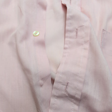 Chemise vintage rose pâle col pointu manches courtes tissu fluide qualité L