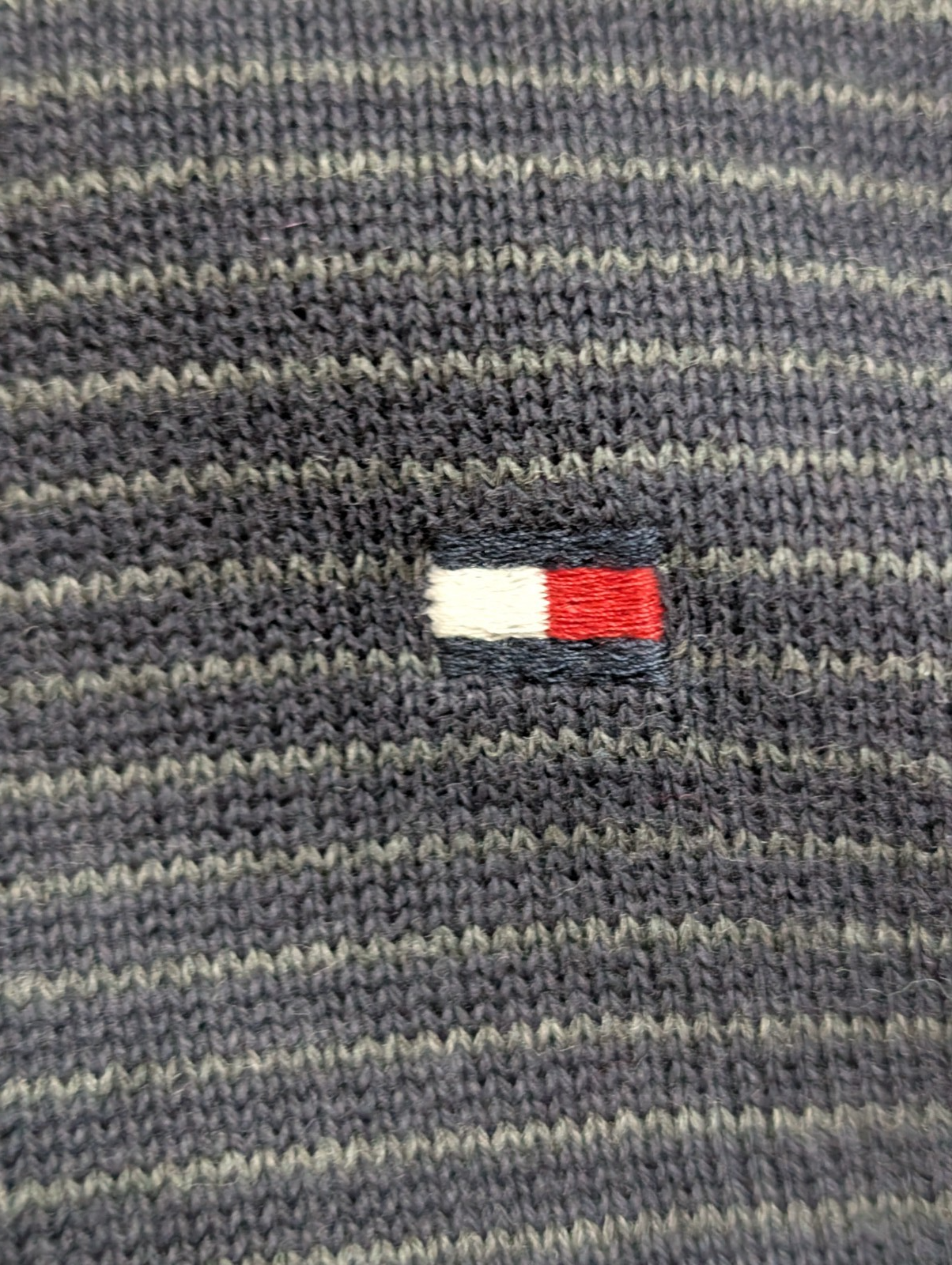 Pull Tommy Hilfiger Homme Col V Marine & Gris - 100% Coton - Taille M