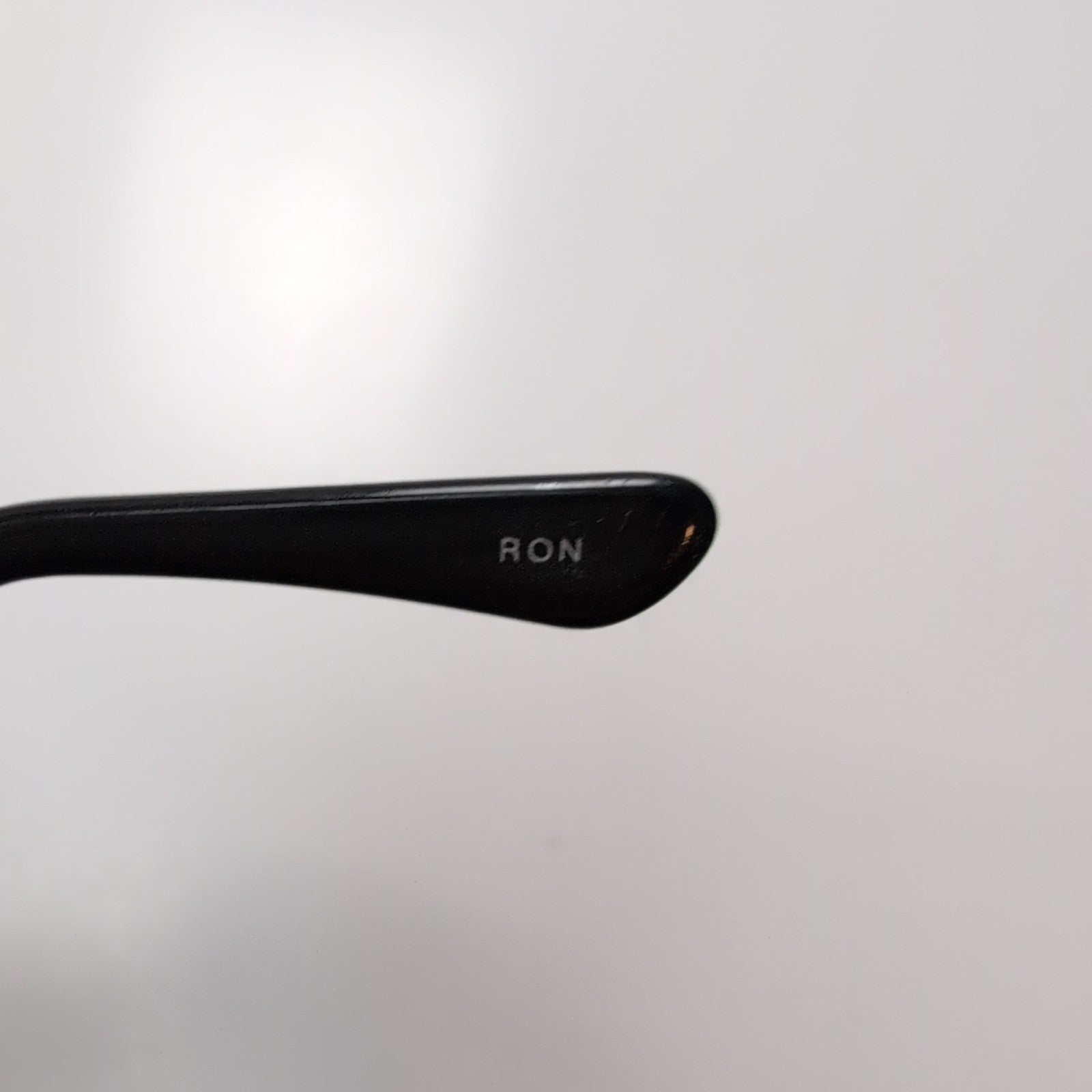 Lunettes de soleil Y2K Ovales Métal Chromé Gris Foncé Branches Larges