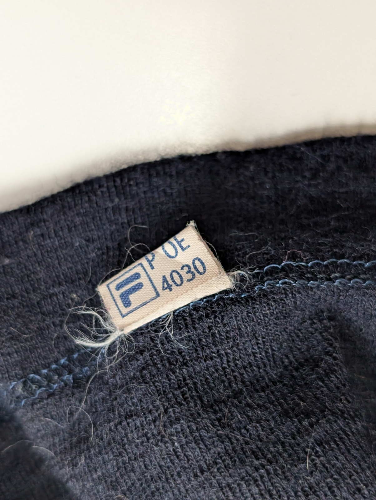 Pull Fila Vintage Femme Bleu Marine Col Zippé Toucher Cachemire - Taille 38