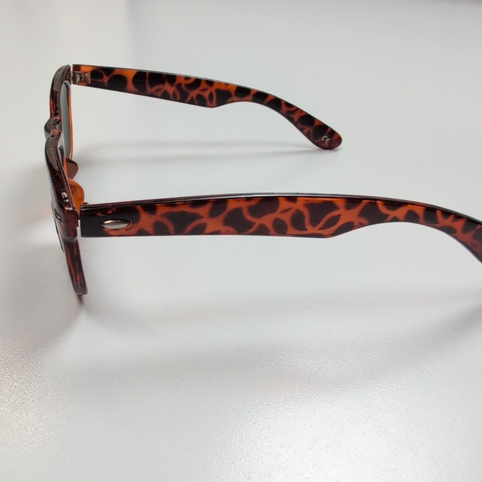 Lunettes de soleil Bar-On Femme Y2K Branche large Carré effet Bois Marron Noir