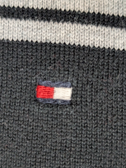 Pull Tommy Hilfiger Homme Col V Noir Rayé Gris Logo Brodé - Taille M