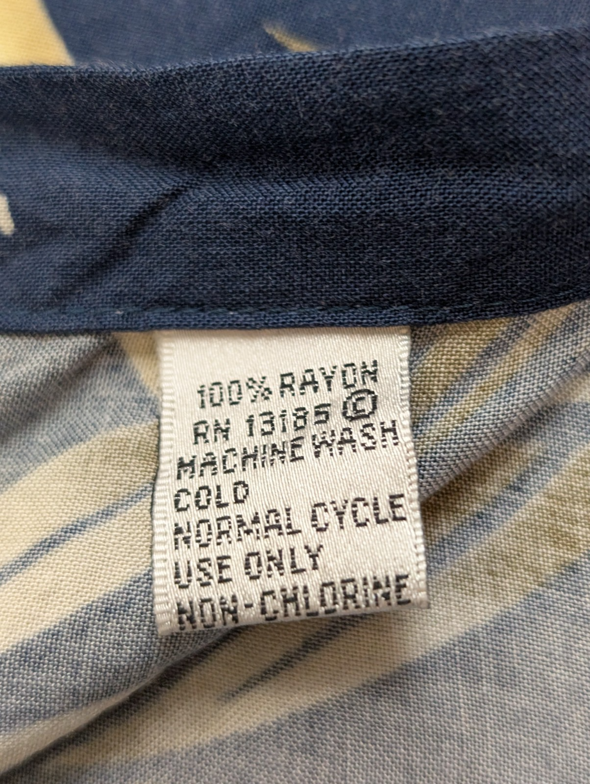 Chemise Hawaïenne Pierre Cardin 100% Rayonne Motif Bambou - Taille XL