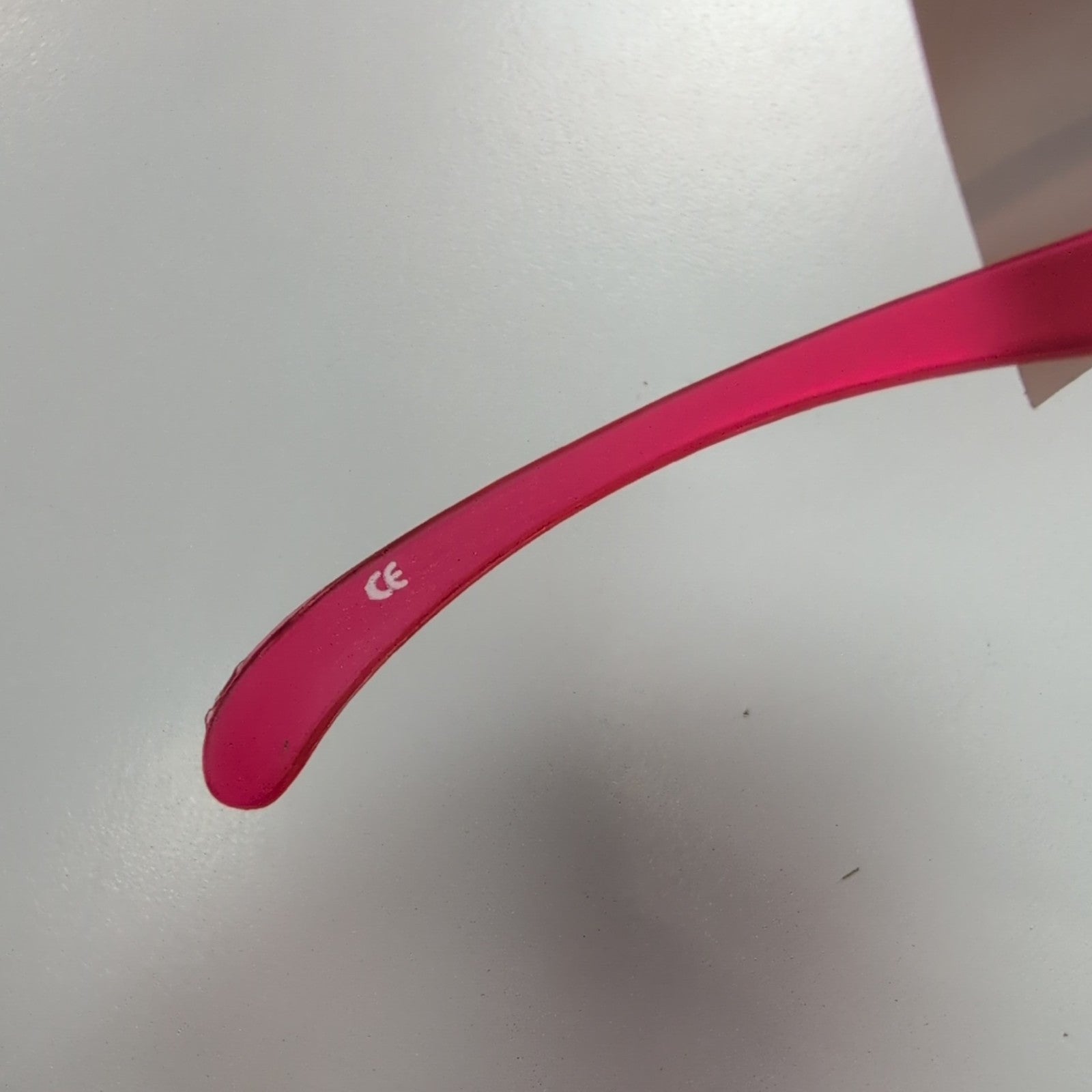 Lunettes de soleil teintées rouge style Y2K rectangle enveloppantes 🚩