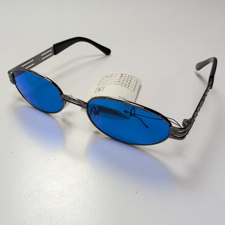 Lunettes de soleil Y2K Ovales Métal Gris Foncé Chromé Branches Larges Bleu