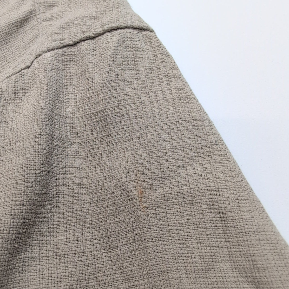 Chemise hawaïenne IZOD M crème motif géométrique 100% soie manches courtes