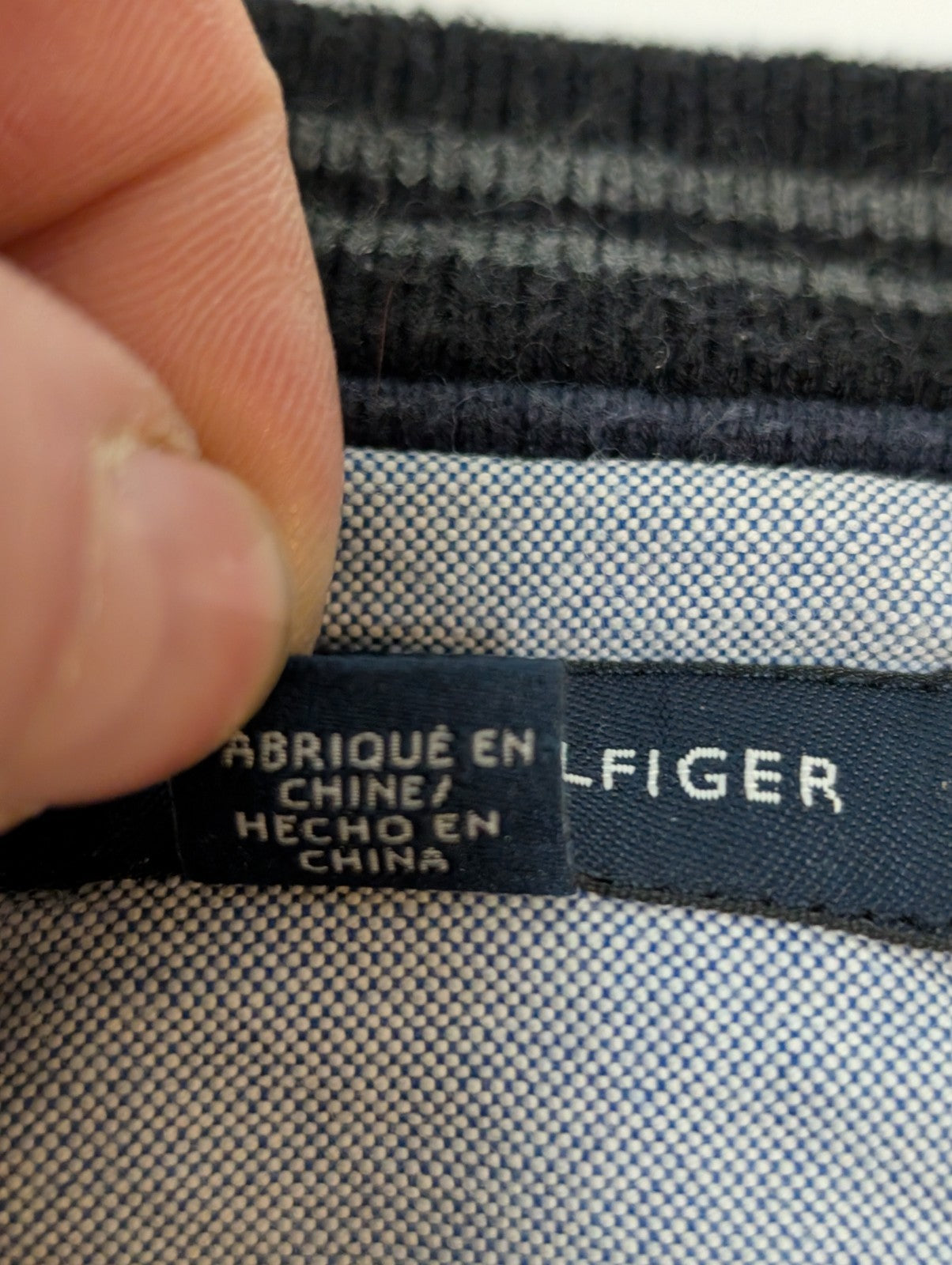 Pull Tommy Hilfiger Col V Noir Profond Manches Longues - Taille L