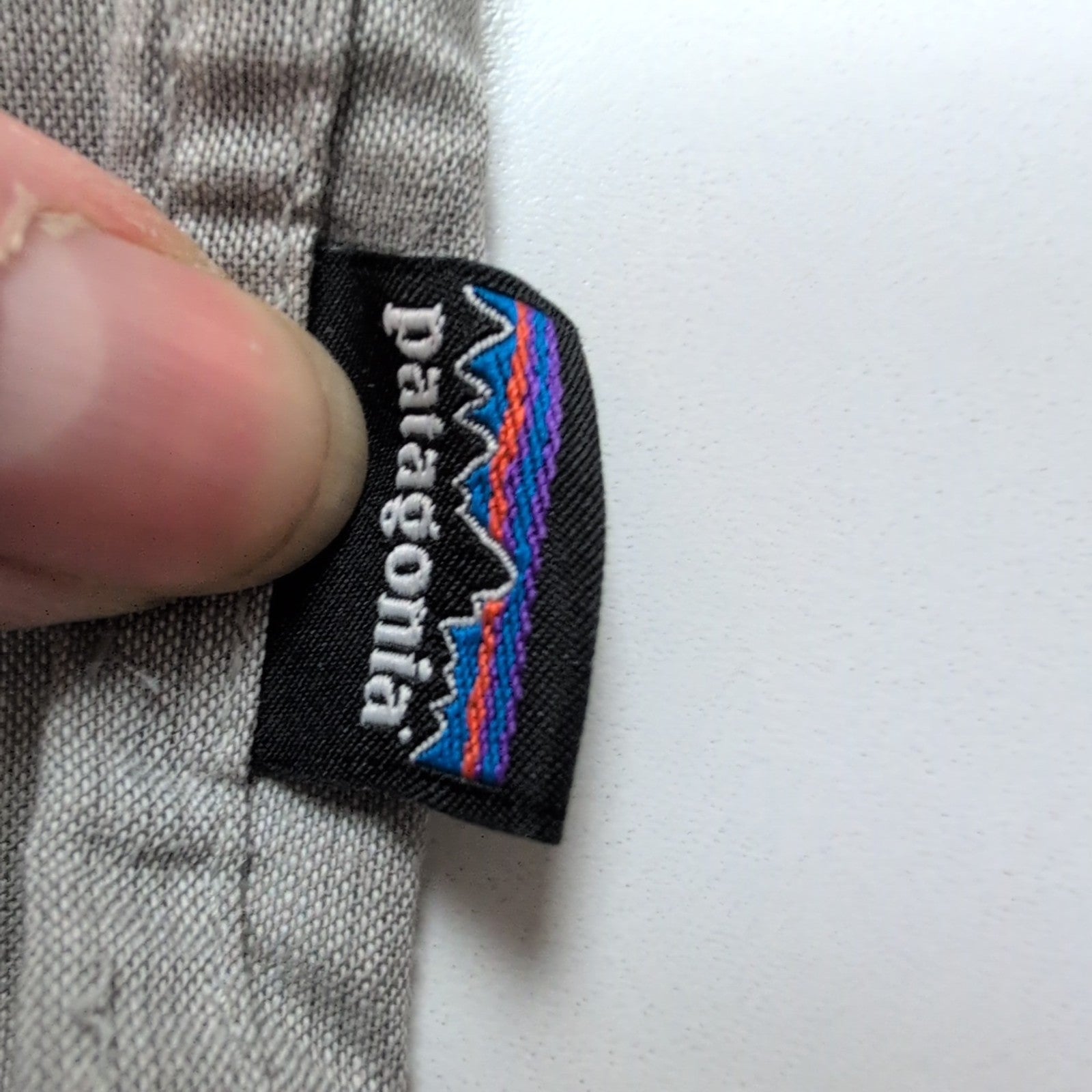 Chemise Patagonia grise manches courtes une poche taille L
