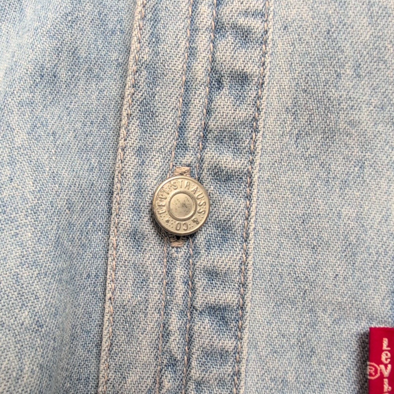 Chemise Levi's Vintage Denim Jean Bleu Clair Poches Taille L manches longues