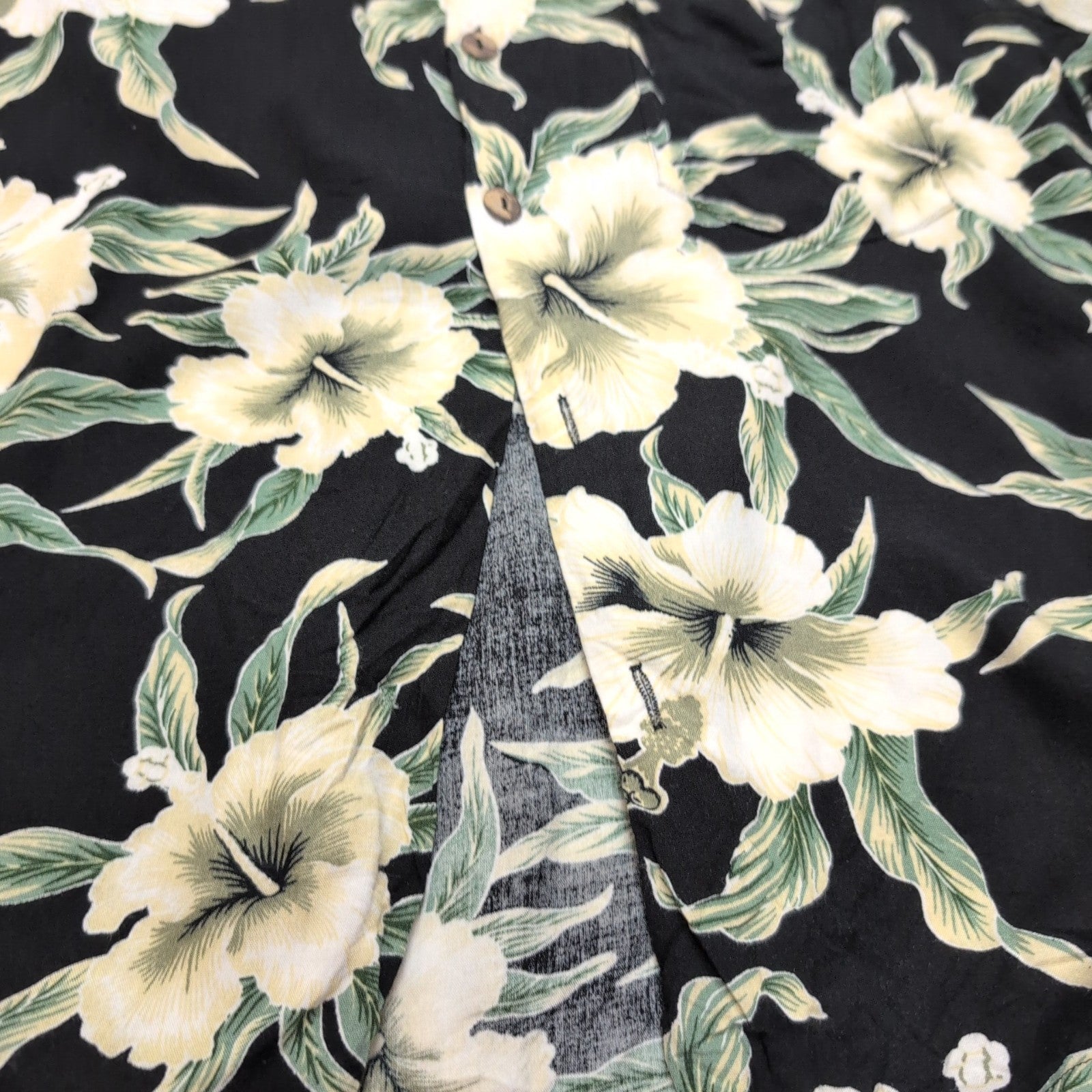 Chemise hawaïenne Sunny Island M noire fleurie 100% rayonne Hawaï