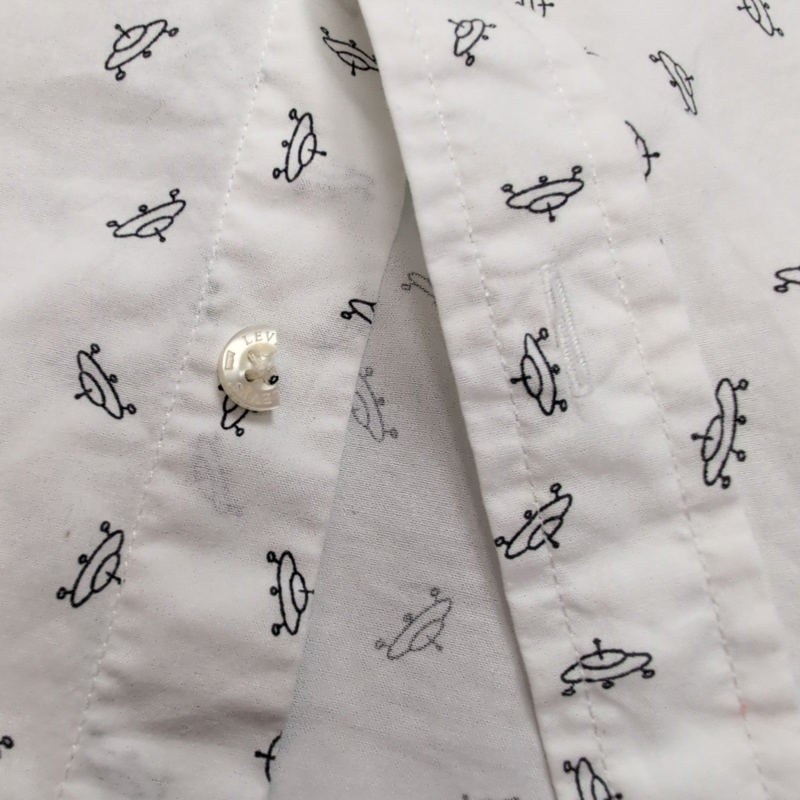 Chemise Levi's XL Blanche UFO OVNI Motif Coton Poche Manches Courtes