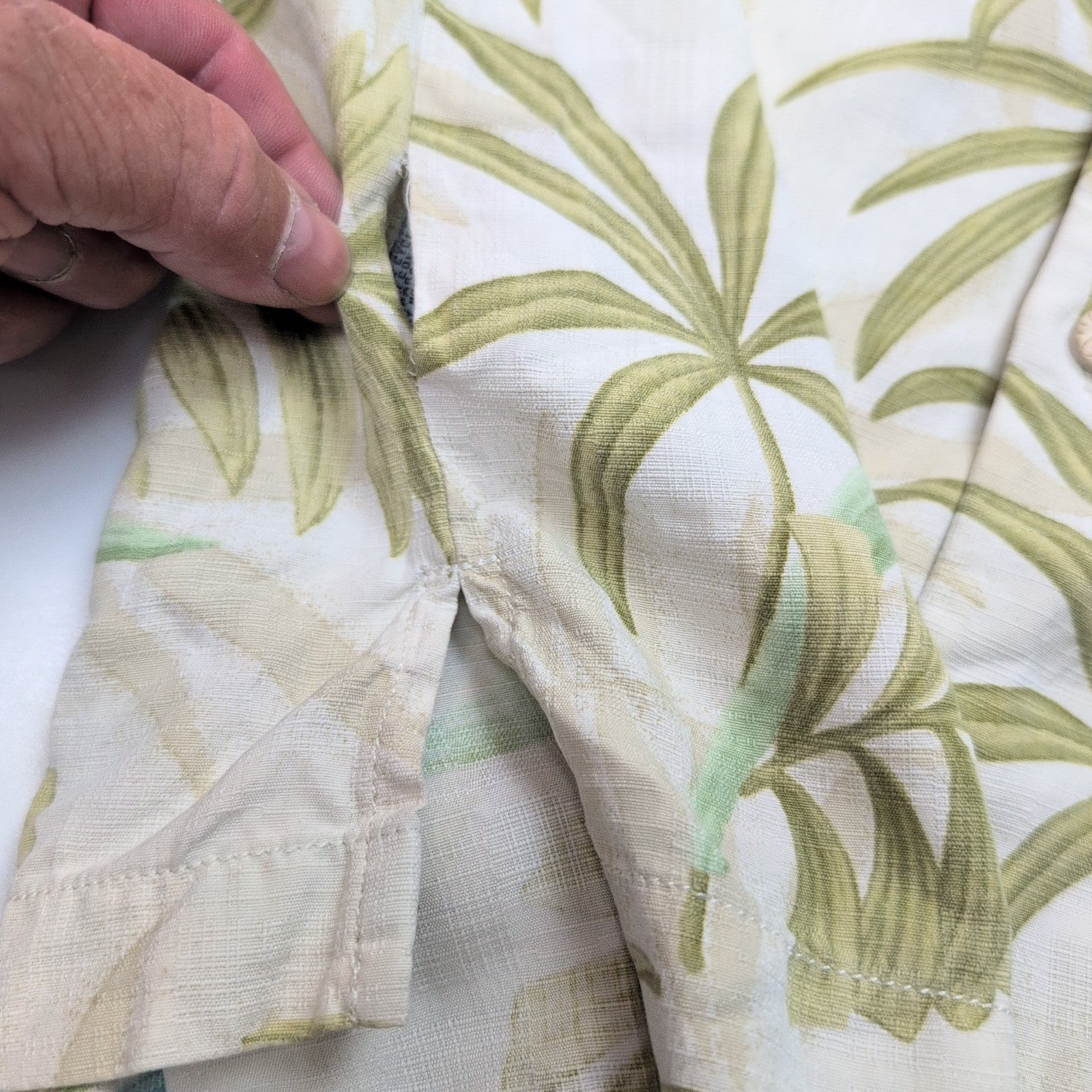 Chemise hawaïenne Tommy Bahama XL beige verte fleurie 100% soie manches courtes