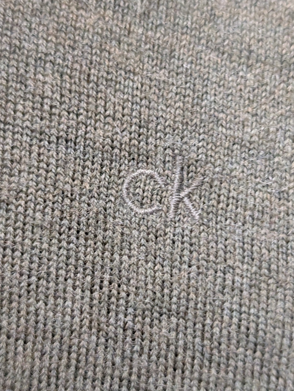 Pull CALVIN KLEIN Col V 100% Laine Mérinos Extra Fine Kaki Homme XL/XXL
