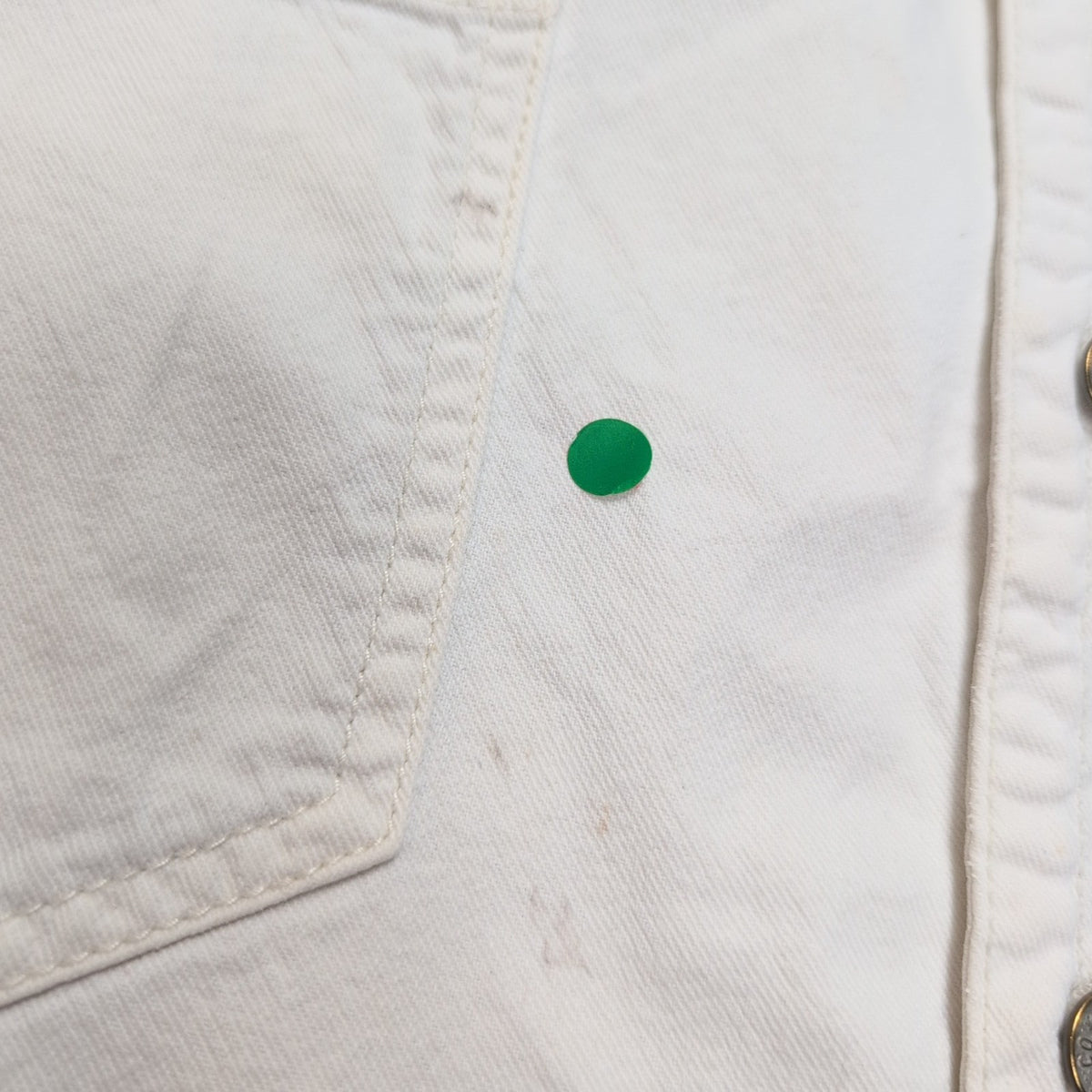 Chemise en Jean Levis Couleur blanc uni 100% coton taille XL Bouton en métal 2 p
