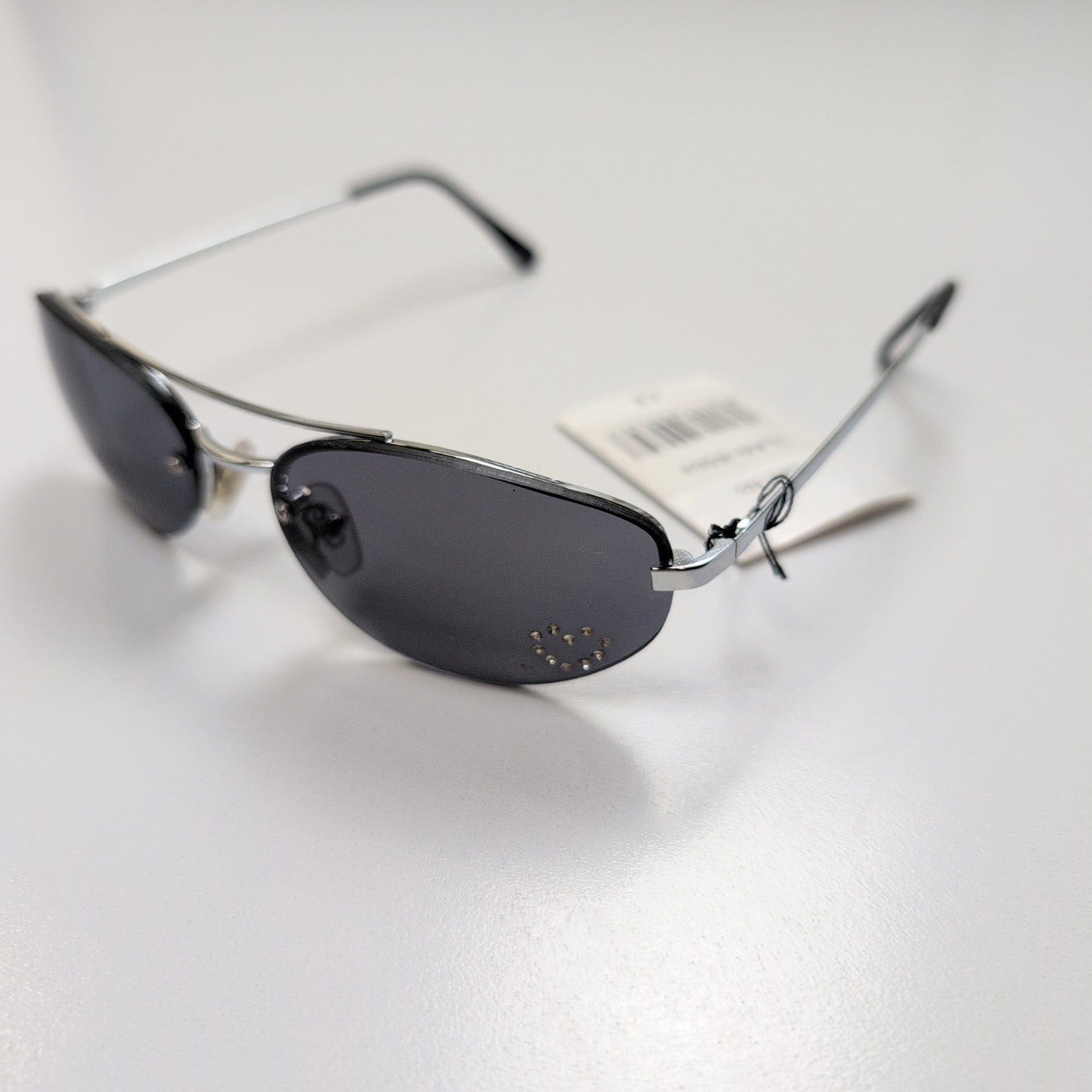 Lunettes de soleil Y2K Ovales Métal Chromé Branches Fines Strass Cœur