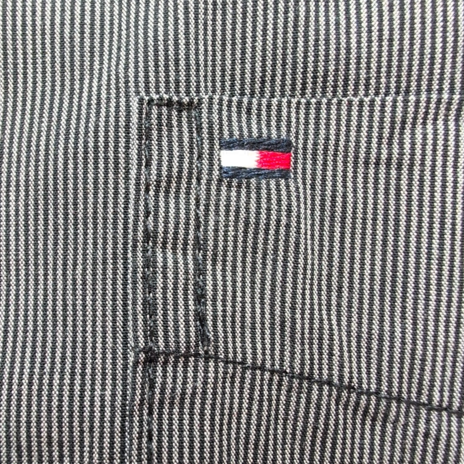 Chemise Tommy Hilfiger Manche Courte Gris Foncé Fines Rayures Taille M