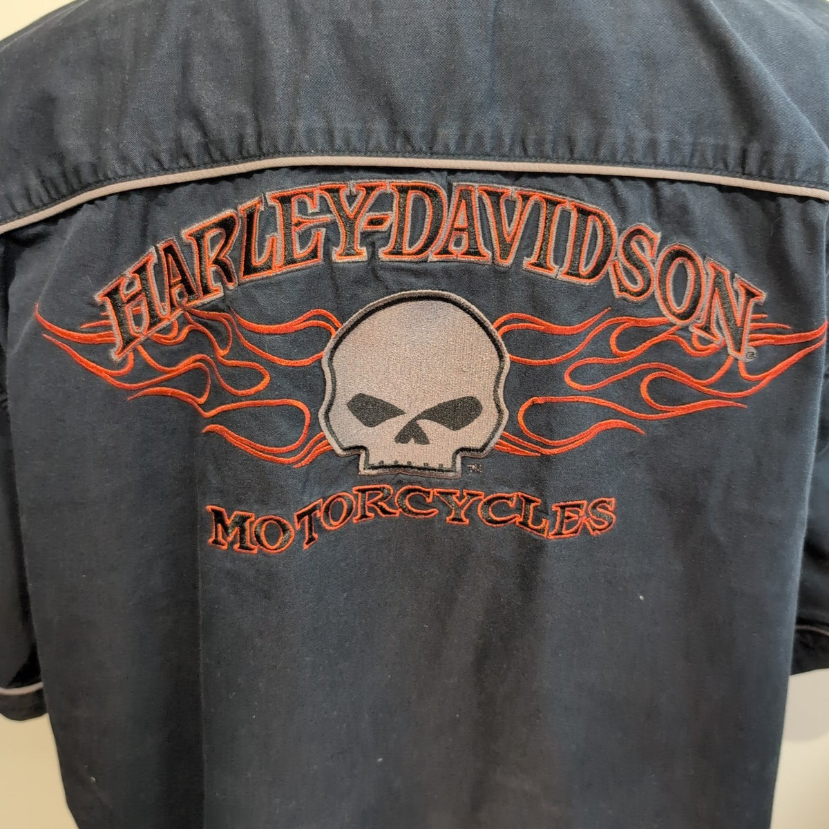 Chemise Harley Davidson 2XL Noire Tête de Mort Flammes Brodée USA