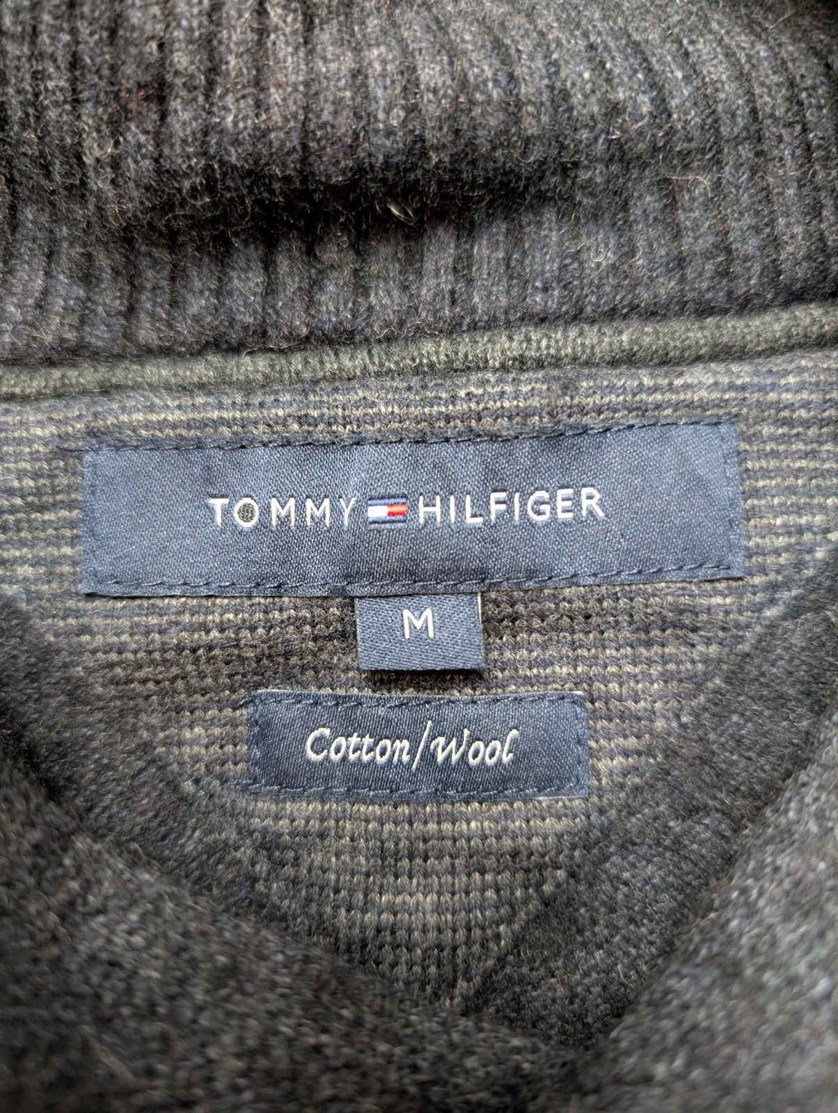 Pull Tommy Hilfiger Col Roulé Boutonné Gris Foncé - Taille S (Étiquette M)