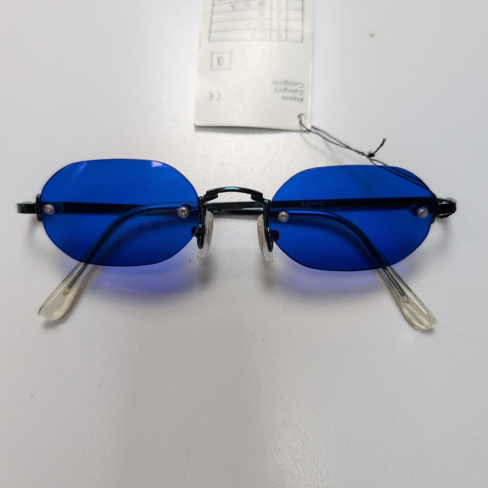 Bar-On® Lunettes de Soleil Ovales Bleues Y2K Branches Fines Métal Rimless
