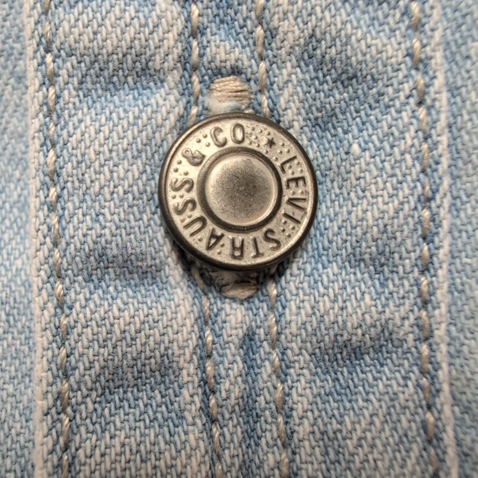 Levi's Chemise Jean Bleu Clair Vintage Boutons Métal 2 Poches Coton Taille L