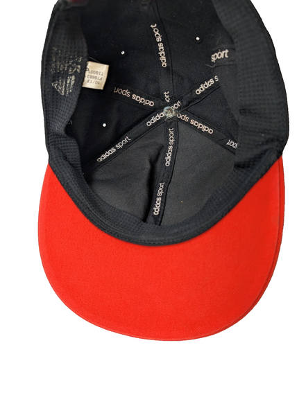 Casquette ADIDAS Vintage Rouge et Noir Logo Imprimé Taille Réglable