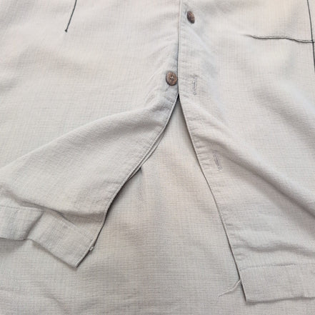 Chemise hawaïenne IZOD M crème motif géométrique 100% soie manches courtes