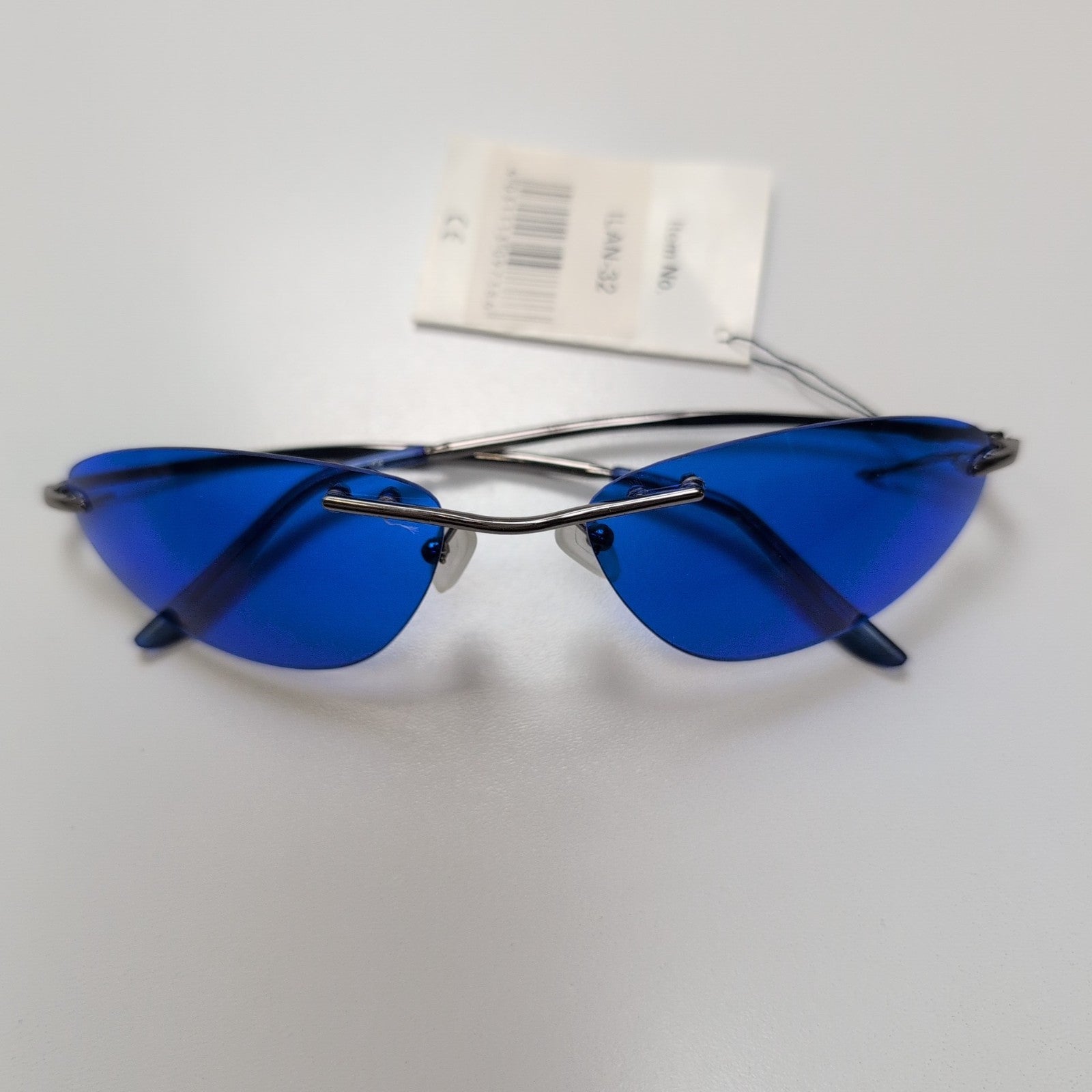 Lunettes de soleil Cyber Y2K Verres Bleus Branches Fines Métal Gris foncé brilla
