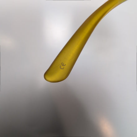 Lunettes de soleil Y2K Rectangulaires Métal Noir et Jaune Translucide