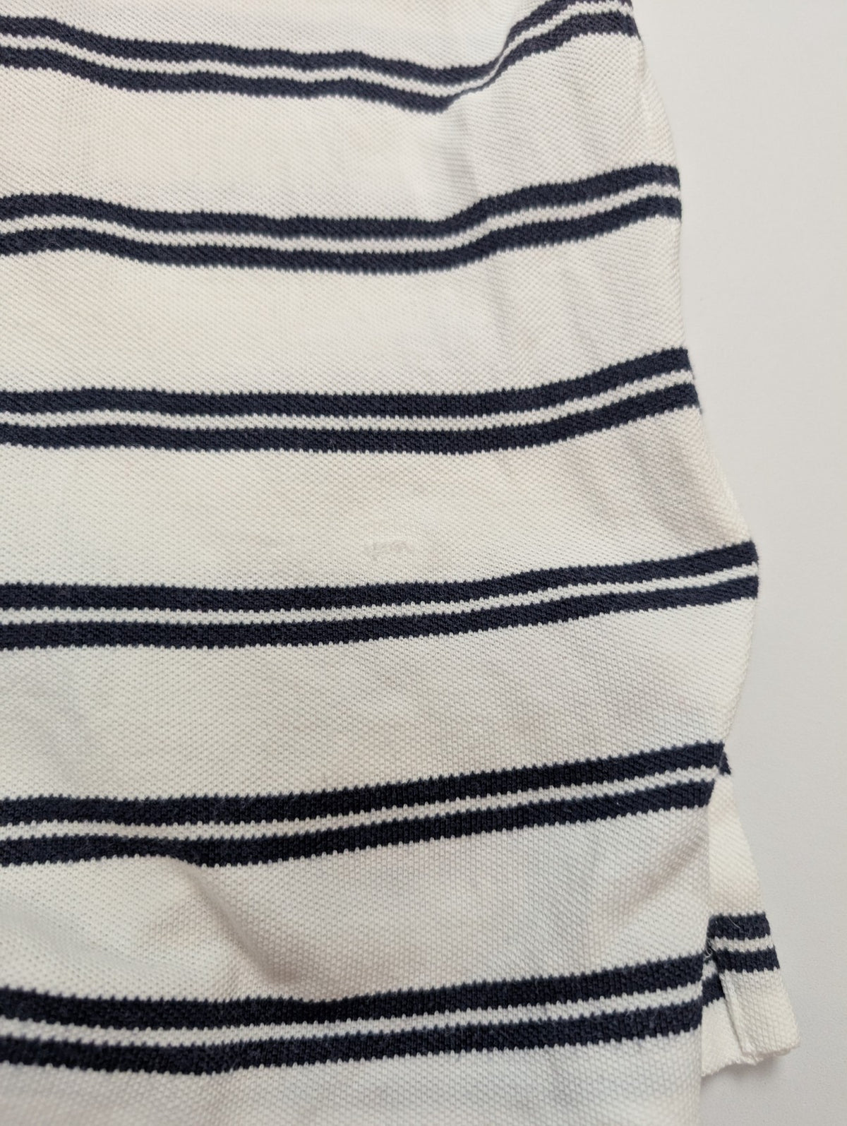 Polo manches courtes Polo Ralph Lauren blanc rayures bleu écusson golf taille L