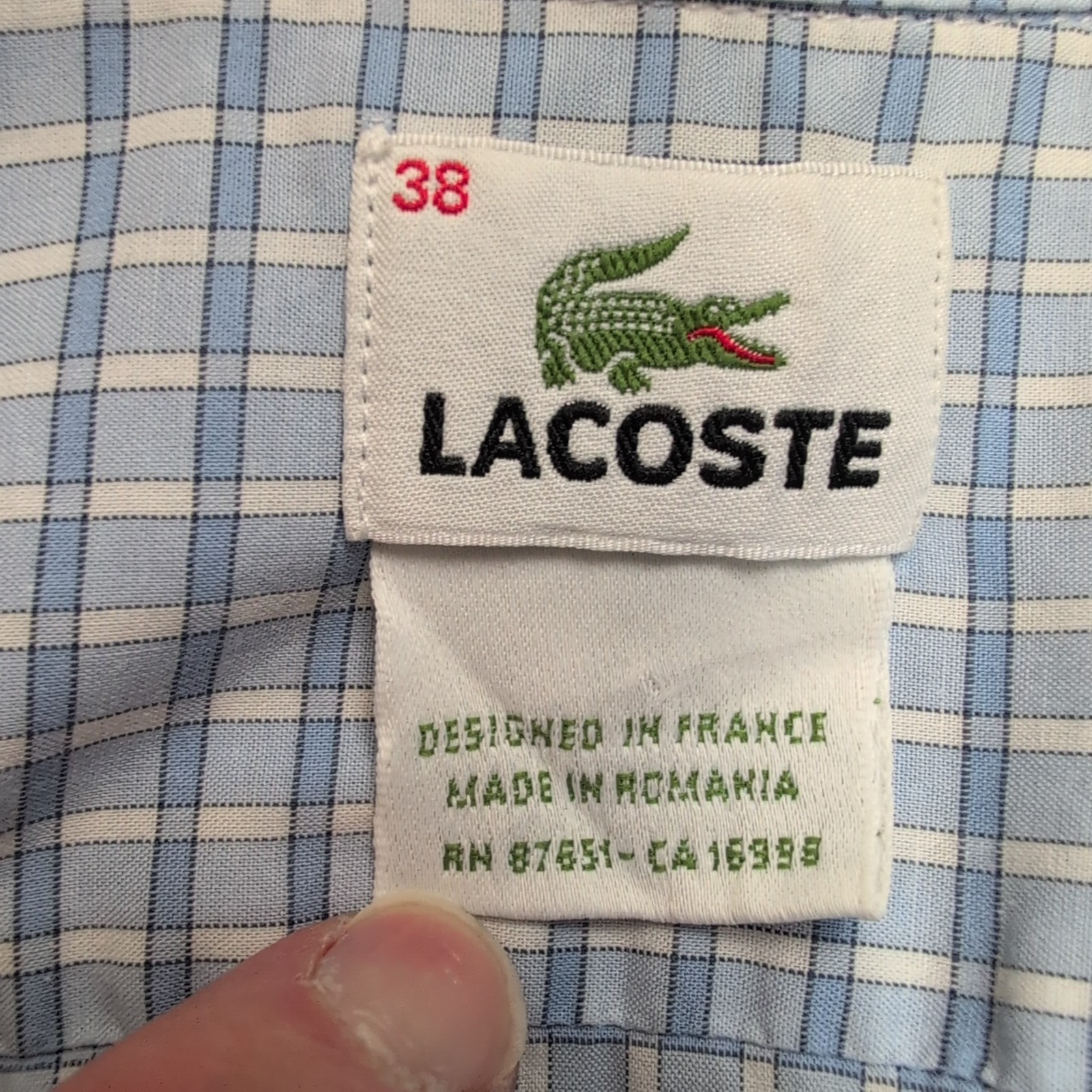 Chemise Lacoste bleue à carreaux minimaliste boutons gravés crocodile S