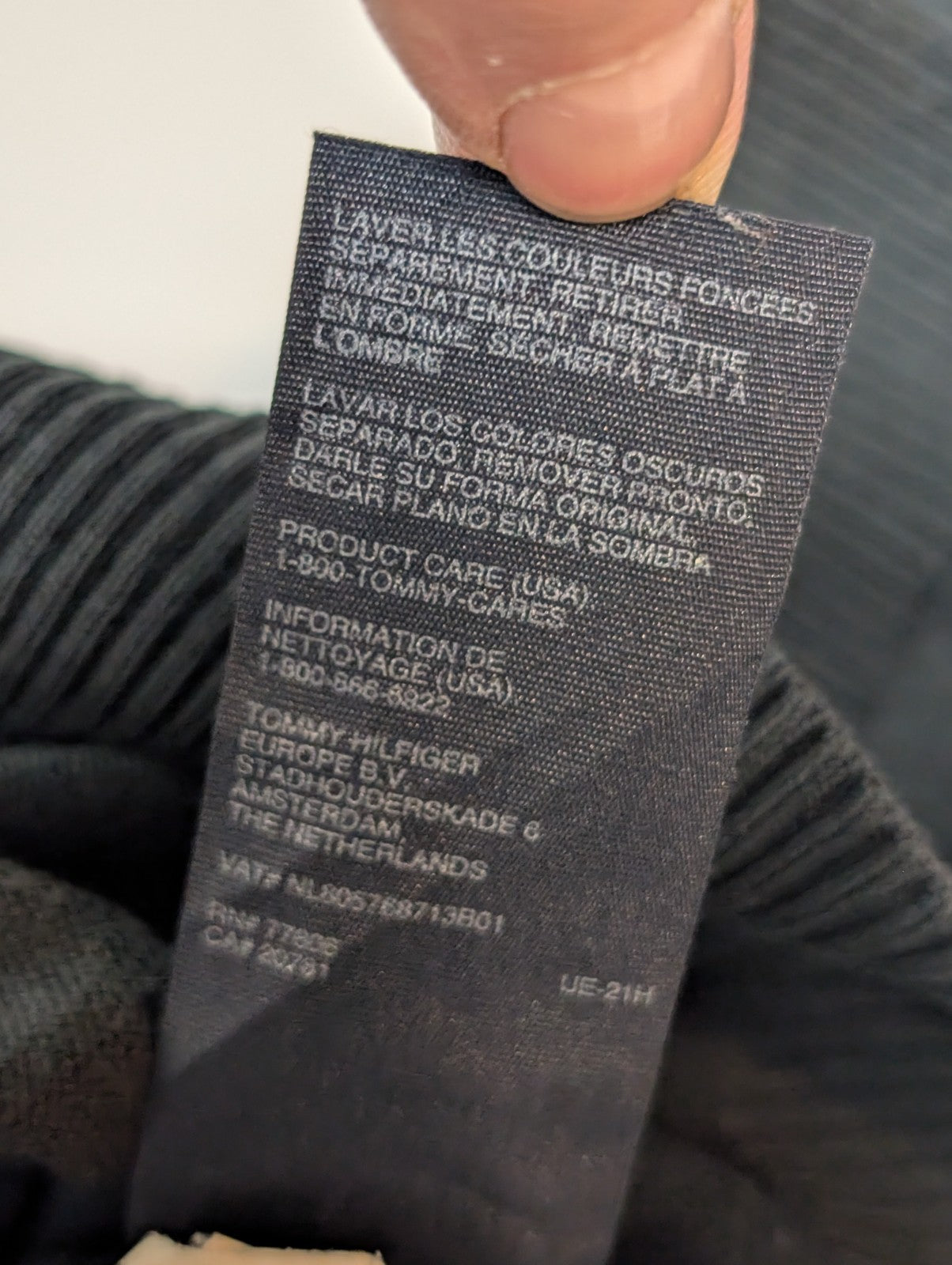 Pull Tommy Hilfiger Col V Noir Profond - Taille XL / 2XL