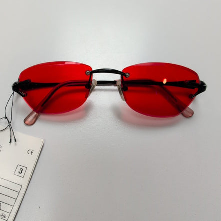 Lunettes de soleil Cyber Y2K Verres Rouges Branches Fines Métal Noir Mat