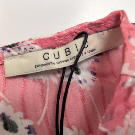 Robe Cubic M Rose Marguerites Manches Courtes Neuve Étiquette