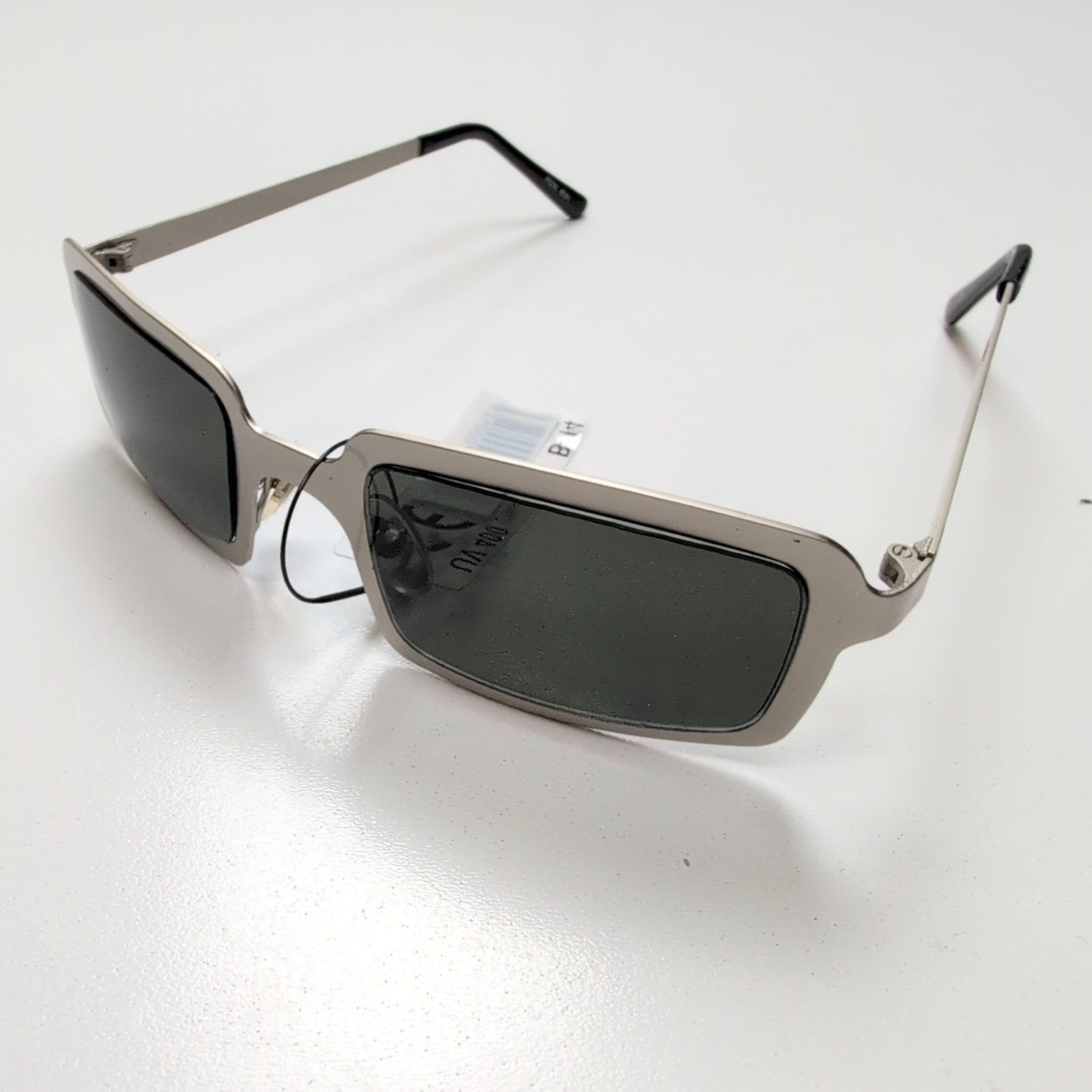 Lunettes de soleil Y2K Branche semi large Rectangulaire Métal Gris Brillant
