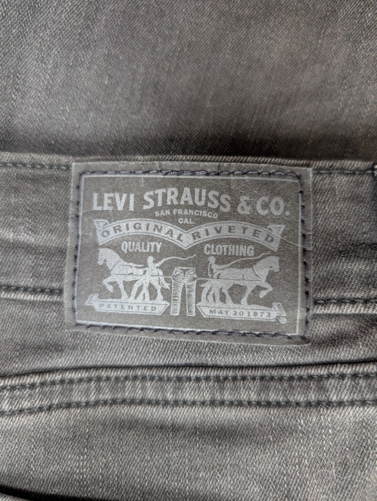 Jean Levi's 710 Super Skinny Femme Noir W30 L30 T38 - Look Grunge