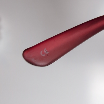 Lunettes de soleil Y2K Carrées Métal Noir Mat et PVC Rouge