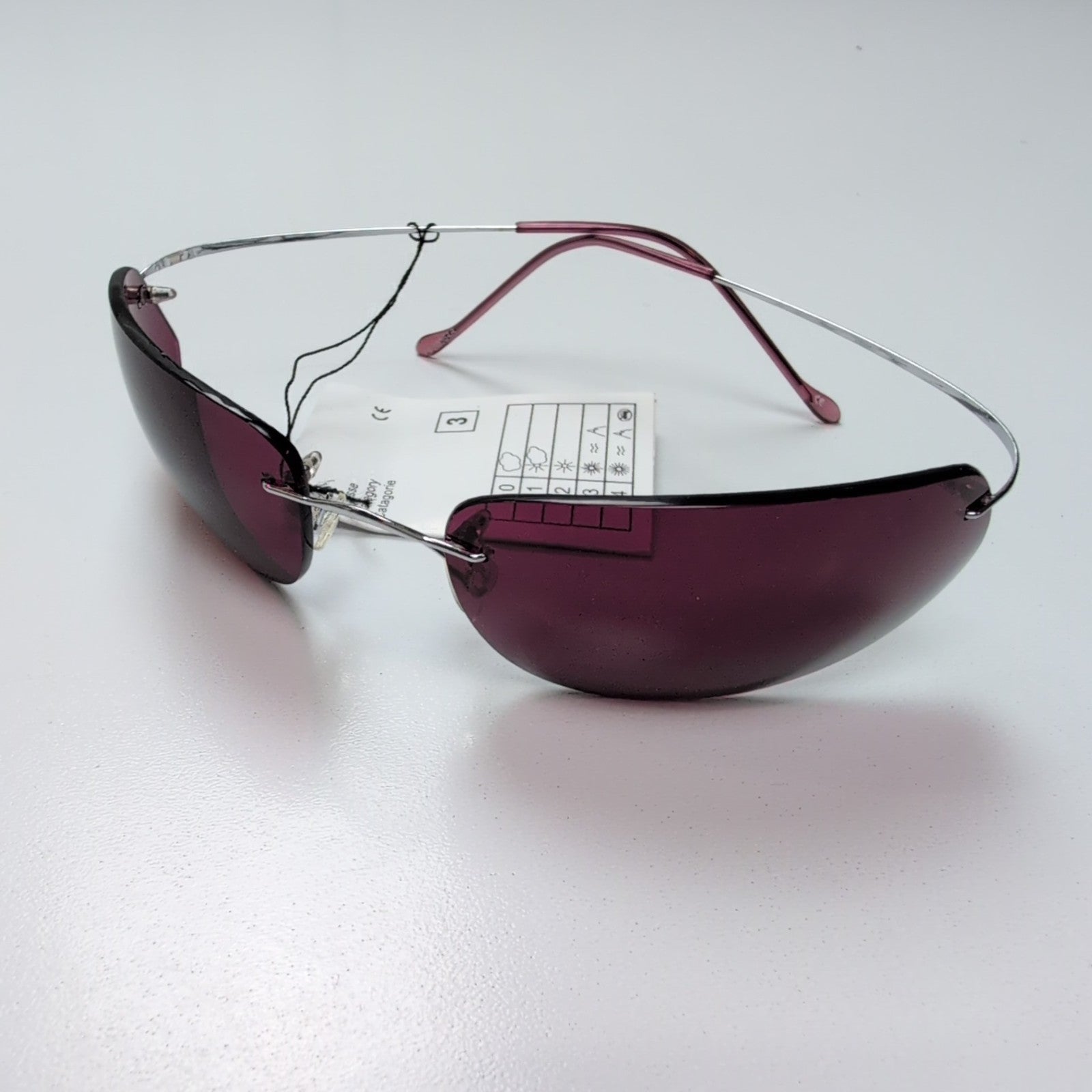 Lunettes de soleil ovales bordeaux Y2K branche fine métal gris 🍷