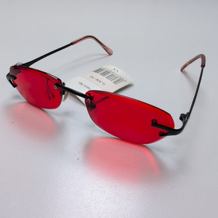 Lunettes de soleil Cyber Y2K Verres Rouges Branches Fines Métal Noir Mat