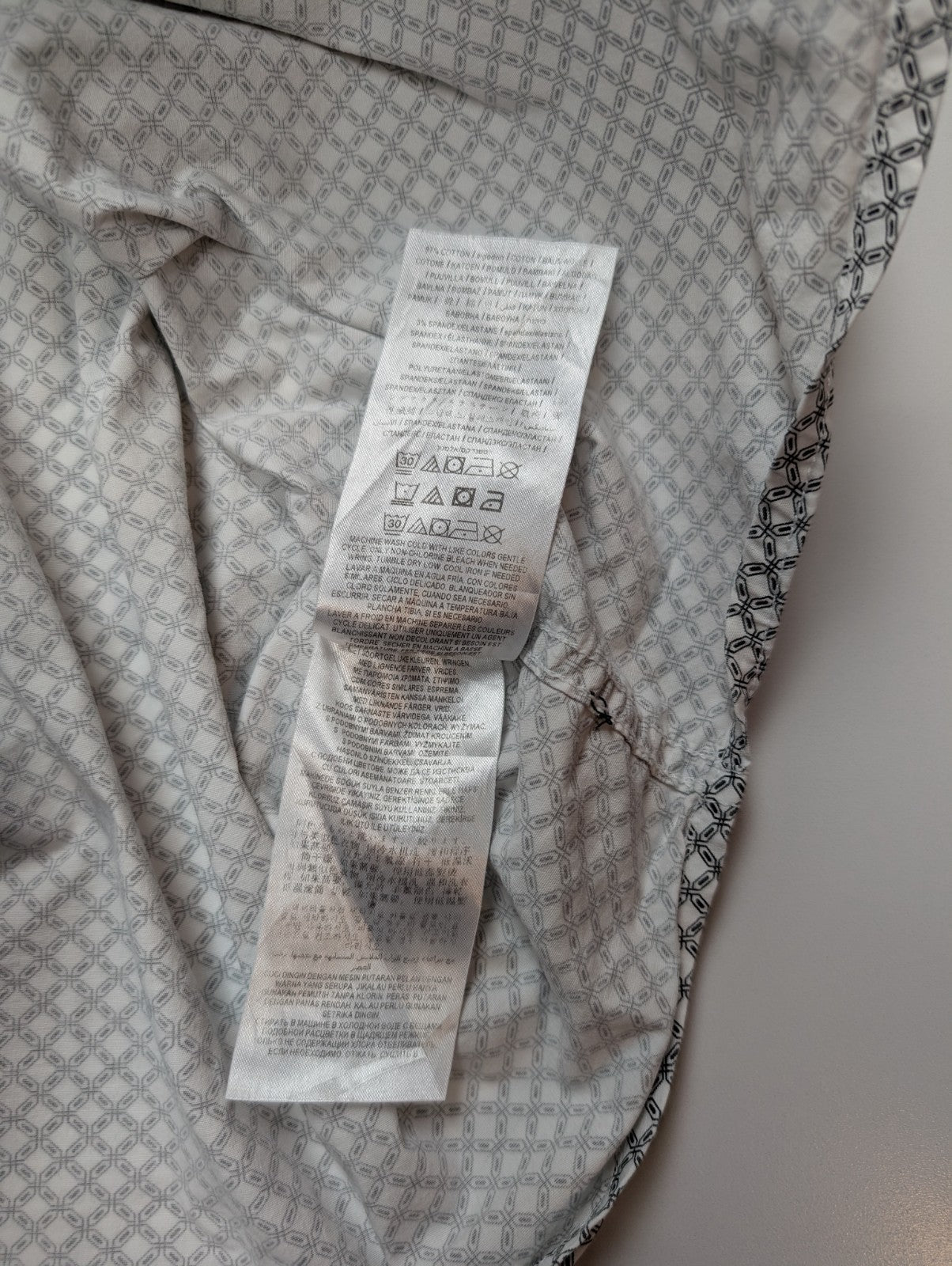 Chemise manches courtes Guess grise à motifs taille M Homme