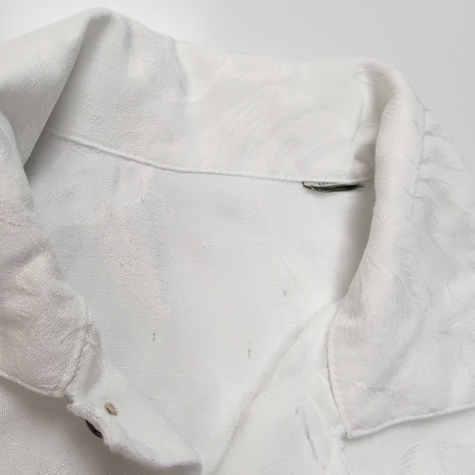 Chemise Hawaïenne Batik Bay S Blanc Feuillage Satiné Boutons Bois