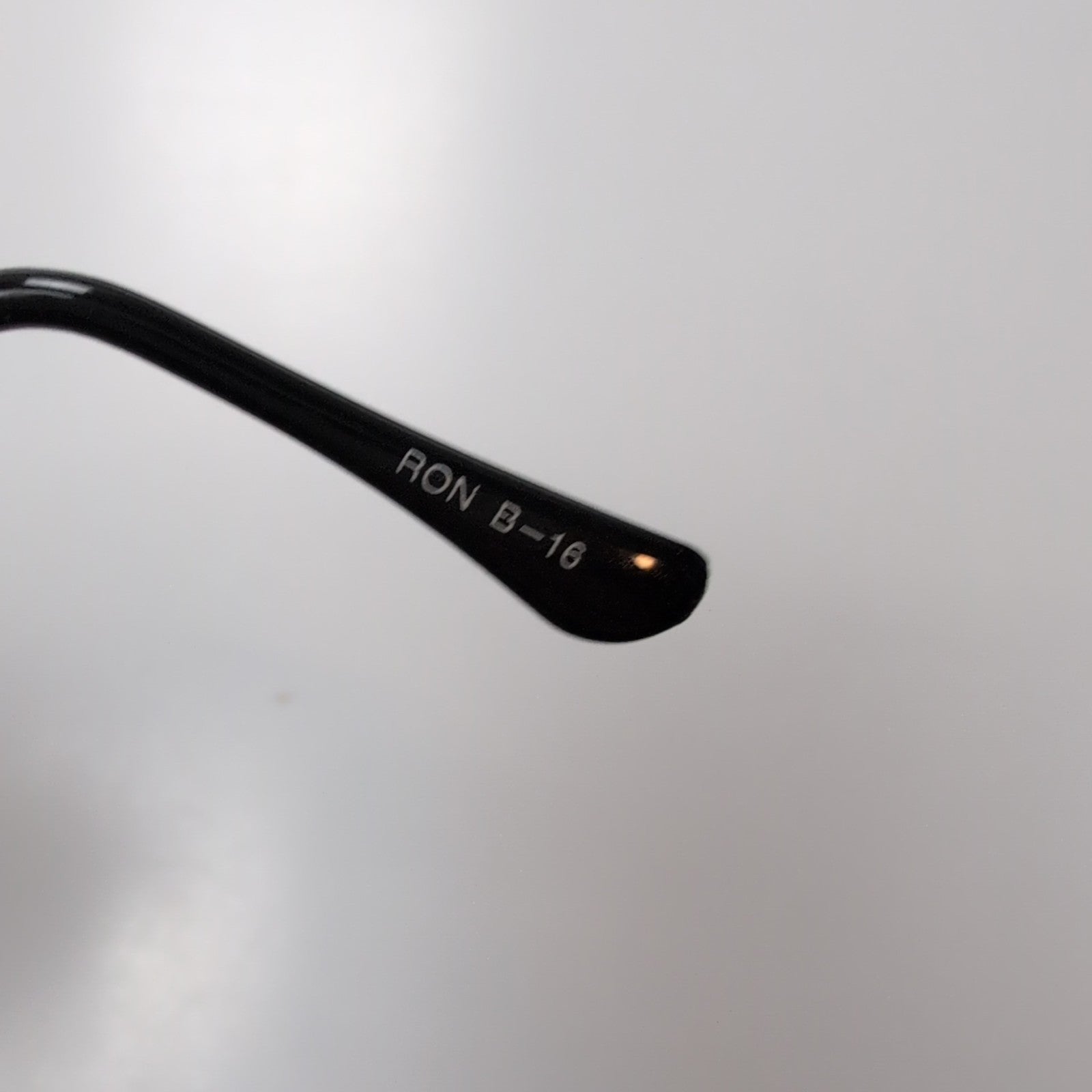 Lunettes de soleil Y2K Ovales Métal Chromé Gris Branches Fines teintées vertes