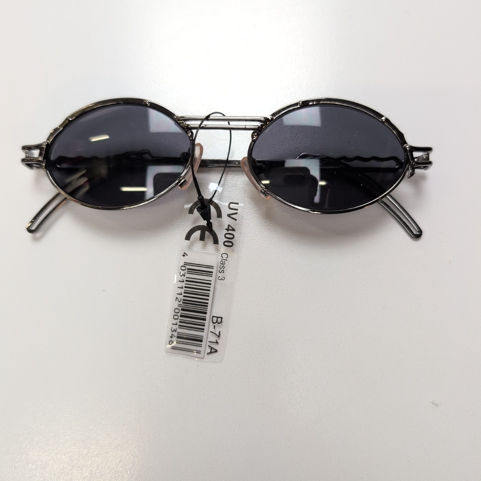 Lunettes de soleil Y2K Ovales Métal Chromé Gris Foncé Branches Fines