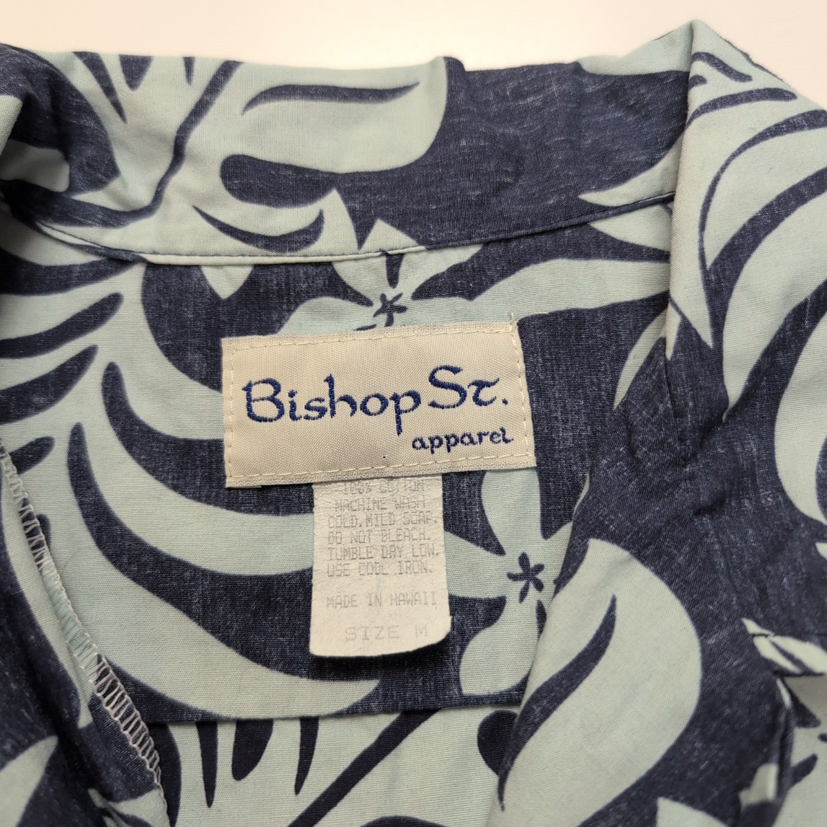 Chemise Hawaïenne Bishop St Apparel M Made in Hawaii 100% Coton Bleu Feuillage