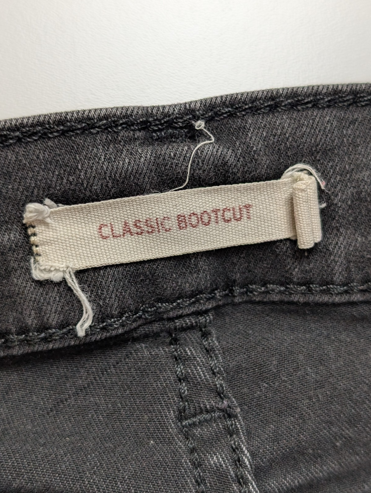 Jean Levi's Femme Noir Classic Bootcut Ultra Stretch W30 L30 T38 Vintage