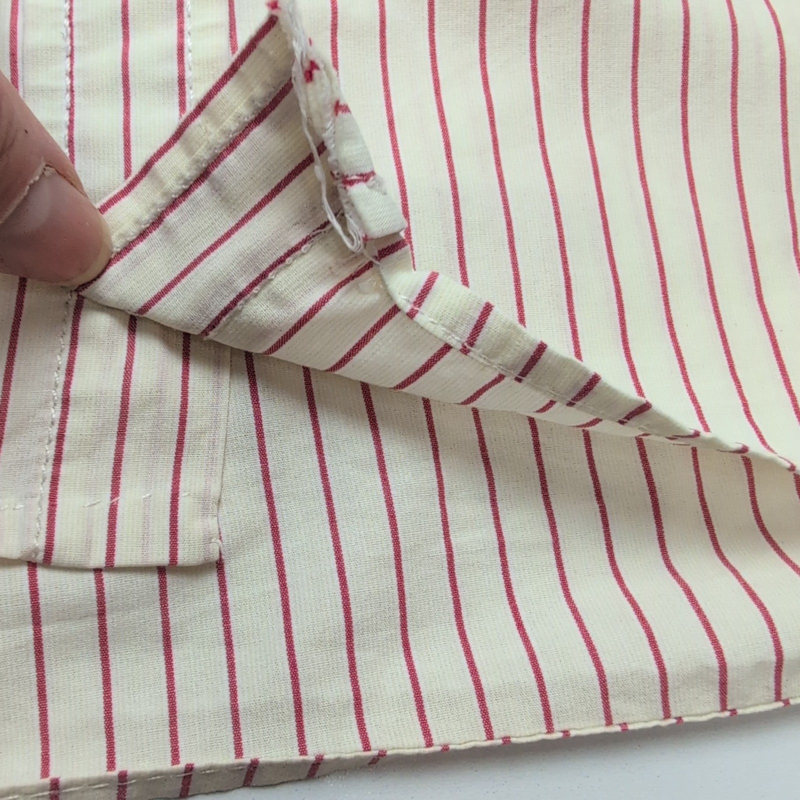 Chemise Tommy Hilfiger Denim blanc cassé rayures rouges manches courtes taille L
