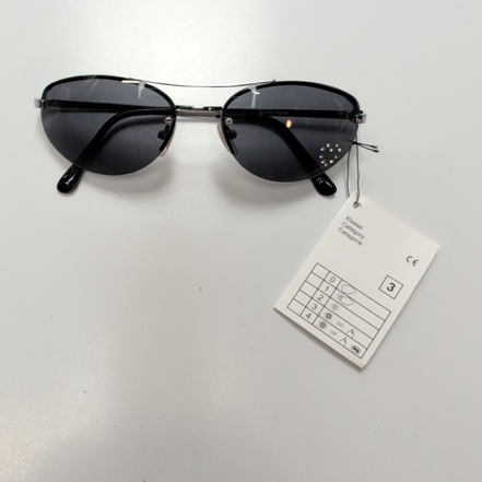 Lunettes de soleil Y2K Ovales Métal Chromé Branches Fines Strass Cœur