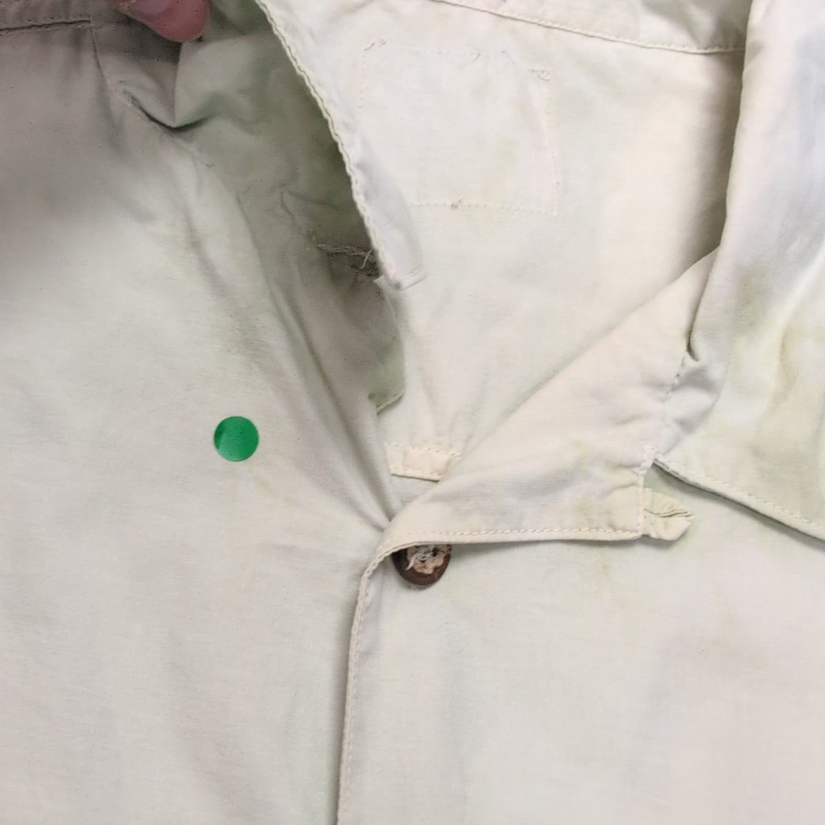 Chemise Hawaïenne Vert Pâle Palmiers Noir Coton XXL Boutons Bois