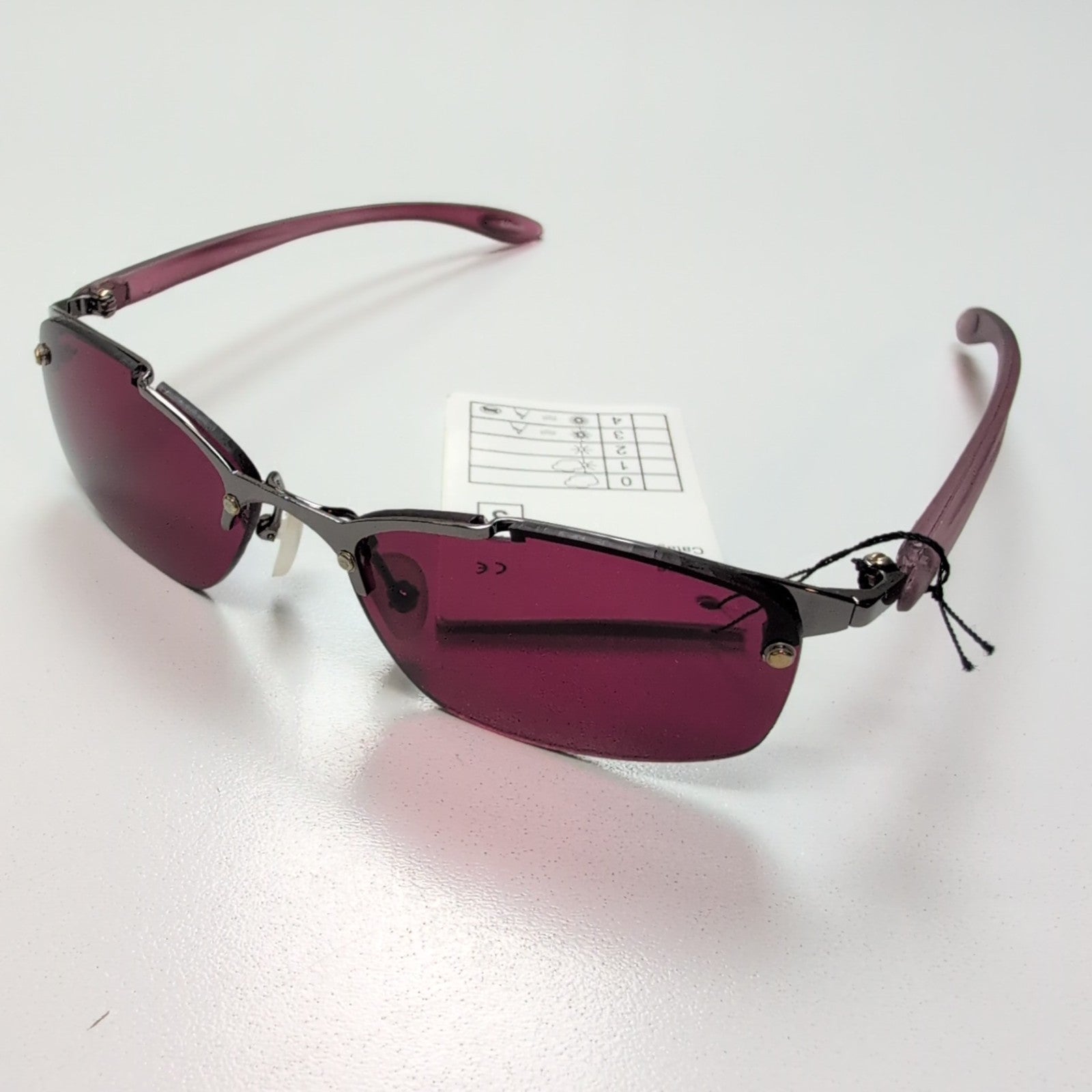 Lunettes de soleil Y2K Rectangulaires Métal Chromé Gris et Bordeaux