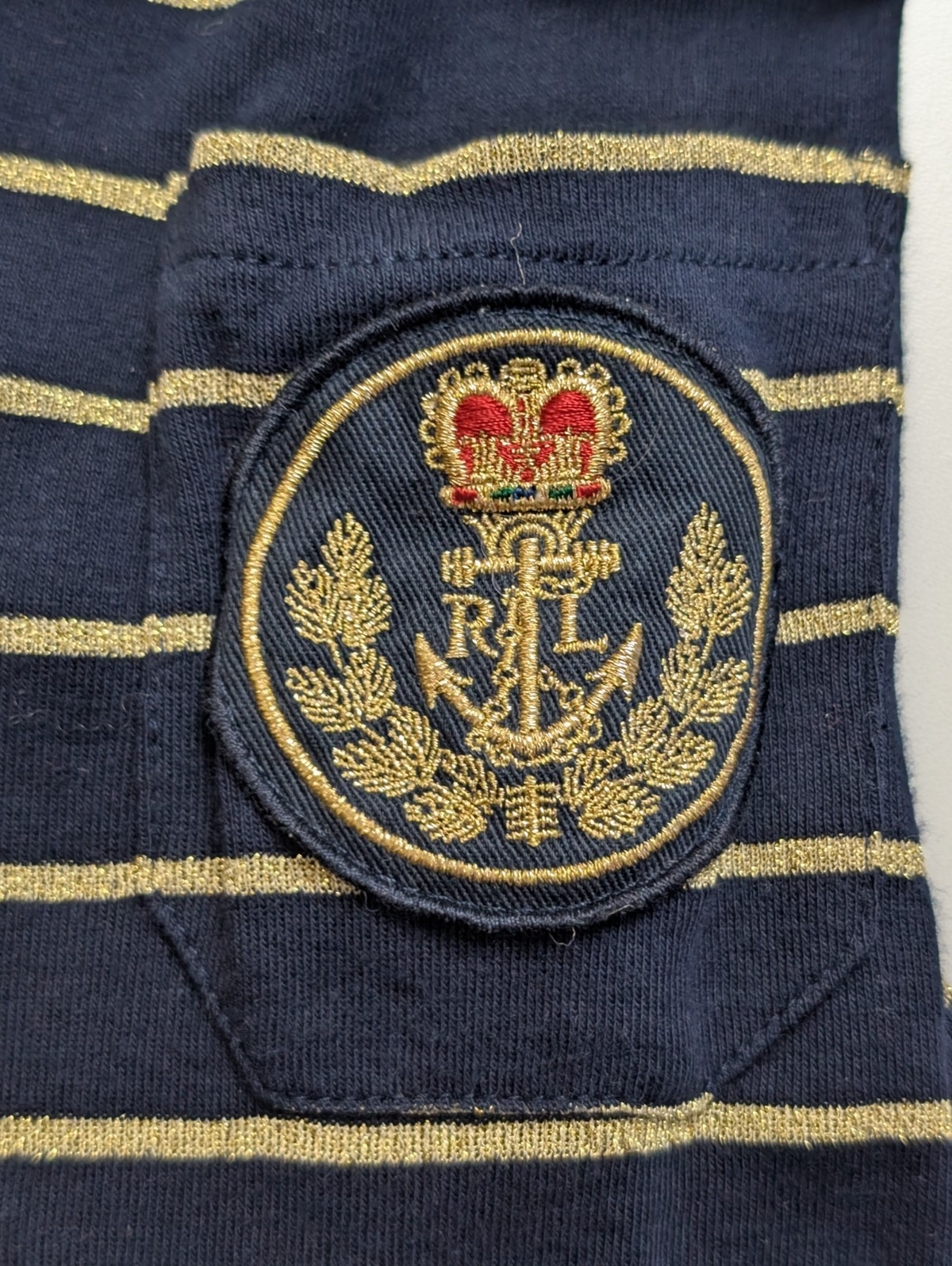 Pull LAUREN Ralph Lauren femme M bleu marine rayures dorées écusson brodé